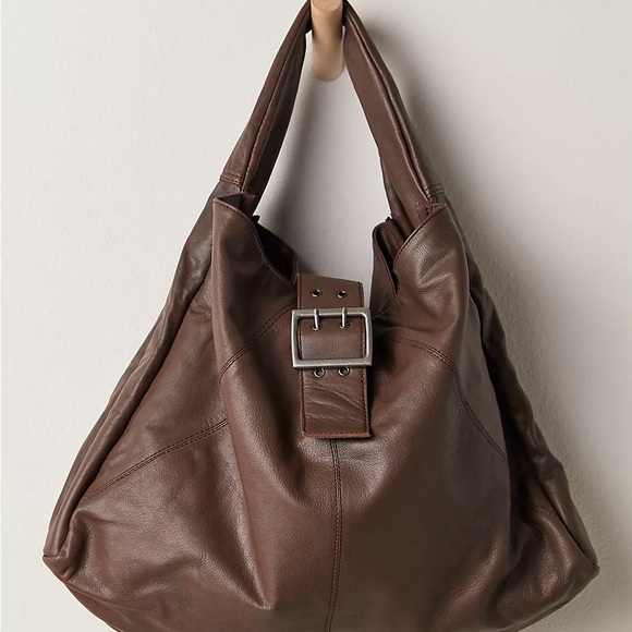 Free People Handbags - Free people Shoreditch Brown Leather Tote Bag